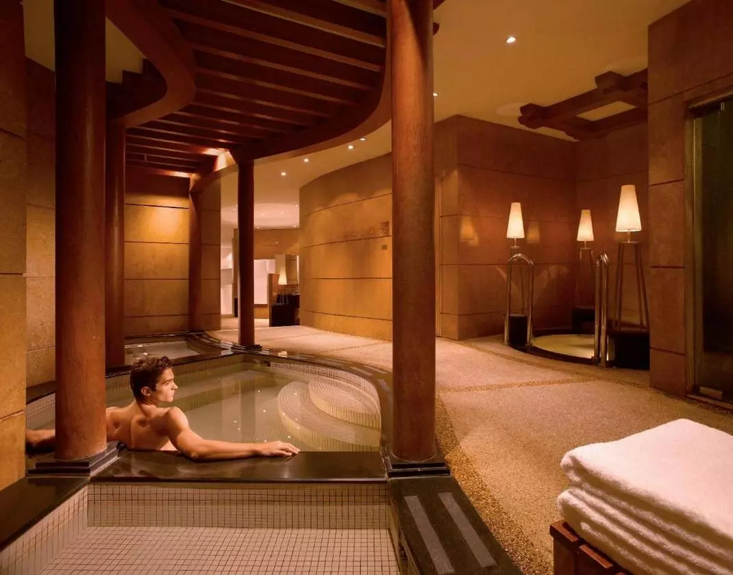 FAIRMONT_SHABAVIZPARVAZ (8).jpg